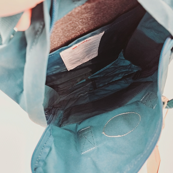 Fjallraven Kanken Backpack in Ocean Green - Excellent Condition - Picture 14 of 16